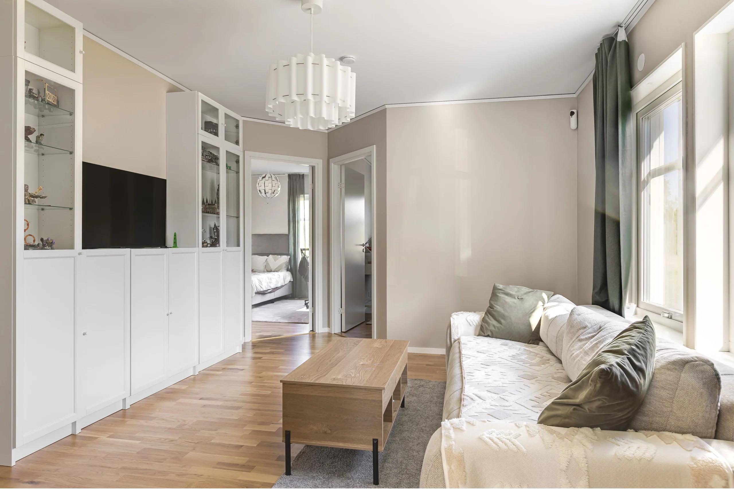 Hemma hos en familj i enplanshuset MOVE #105